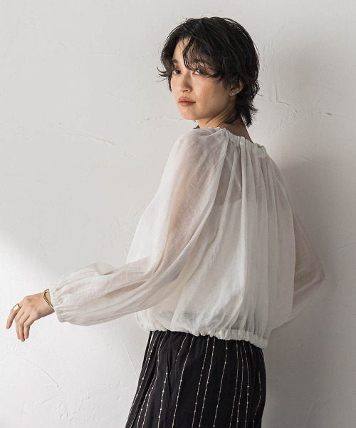 MAYSON GREY(メイソングレイ)の「前後2WAYシアーギャザーブラウス(シャツ/ブラウス・レディース・オフホワイト・M)」の4枚目の写真