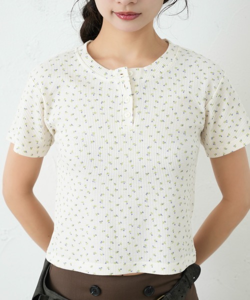 FCMM（エフシーエムエム）の「FLOWER THERMAL HENLEY NECK TEE / フラワーサーマルヘンリーネックTee（Tシャツ/カットソー・レディース・グレー/アイボリー・SMALL/MEDIUM）」の20枚目の写真