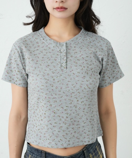 FCMM（エフシーエムエム）の「FLOWER THERMAL HENLEY NECK TEE / フラワーサーマルヘンリーネックTee（Tシャツ/カットソー・レディース・グレー/アイボリー・SMALL/MEDIUM）」の18枚目の写真