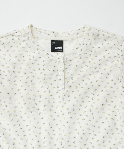 FCMM（エフシーエムエム）の「FLOWER THERMAL HENLEY NECK TEE / フラワーサーマルヘンリーネックTee（Tシャツ/カットソー・レディース・グレー/アイボリー・SMALL/MEDIUM）」の7枚目の写真