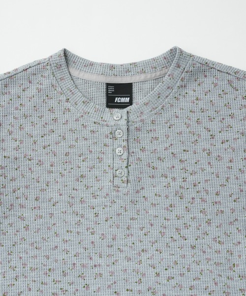 FCMM（エフシーエムエム）の「FLOWER THERMAL HENLEY NECK TEE / フラワーサーマルヘンリーネックTee（Tシャツ/カットソー・レディース・グレー/アイボリー・SMALL/MEDIUM）」の6枚目の写真