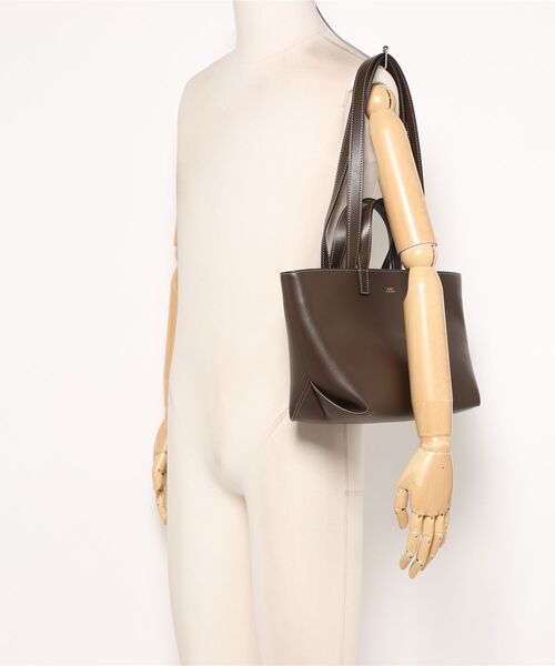 A.P.C.（アーペーセー）の「LE DRUMMER SMALL（トートバッグ・レディース・グリーン・ONESIZE）」の5枚目の写真