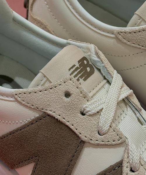 NEW BALANCE(ニューバランス)の「327 W327SUC(スニーカー・レディース・ホワイト・22.5cm/23.0cm/23.5cm/24.0cm/24.5cm/25.0cm/25.5cm)」の2枚目の写真