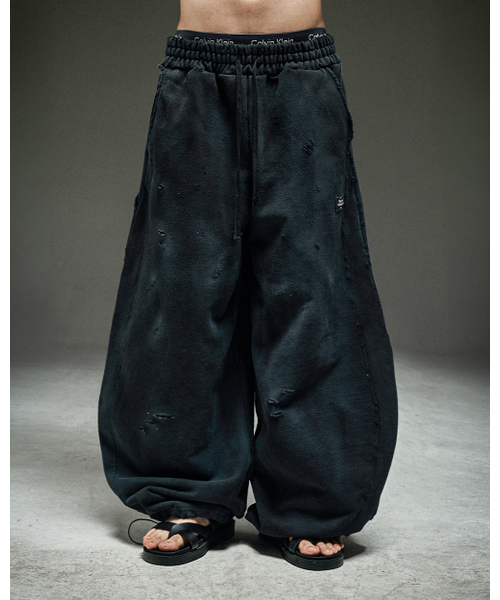 MWOONG（ムン）の「Destroyed P dusty black B（スウェットパンツ・レディース・その他・FREE）」の13枚目の写真