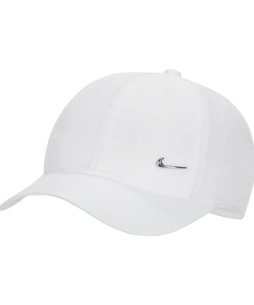 NIKE(ナイキ)の「ナイキ Dri-FIT クラブ キッズ アンストラクチャード メタル スウッシュ キャップ / Nike Dri-FIT Club Kids' Unstructured Metal Swoosh Cap FB5064-100 White(キャップ・キッズ・ホワイト・ONE SIZE)」の1枚目の写真