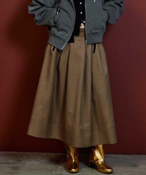 MAISON SPECIAL（メゾンスペシャル）の「【2026Autumn PRE-ORDER】Wide Tuck Volume Skirt/ワイドタックボリュームスカート（スカート・レディース・ベージュ/ブラック・38/36）」の6枚目の写真