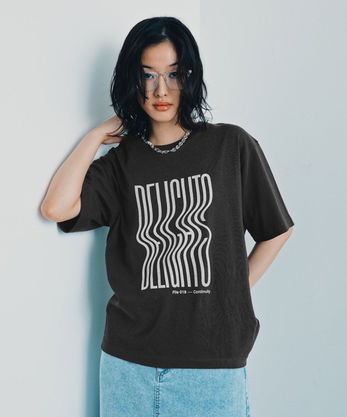 LEPSIM(レプシィム)の「カラーロゴTEE 1049028(Tシャツ/カットソー・レディース・チャコールグレー/ブルー/オフホワイト/パープル/ピンク・FREE)」の2枚目の写真