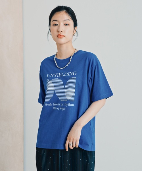 LEPSIM(レプシィム)の「カラーロゴTEE 1049028(Tシャツ/カットソー・レディース・チャコールグレー/ブルー/オフホワイト/パープル/ピンク・FREE)」の3枚目の写真
