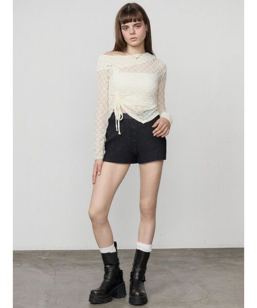 EMODA(エモダ)の「アシンメトリーオフショルダートップ(Tシャツ/カットソー・レディース・アイボリー/ブラック/ベージュ・FREE)」の10枚目の写真