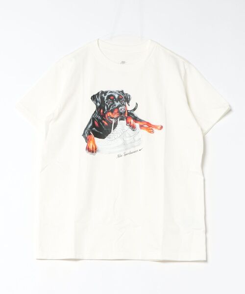 NIKE（ナイキ）の「《NIKEアパレル》ASWNSWNKCLSCBFTEESHDOG（Tシャツ/カットソー・レディース・ブラック/ホワイト系その他・XL/S/M/L/2XL）」の2枚目の写真