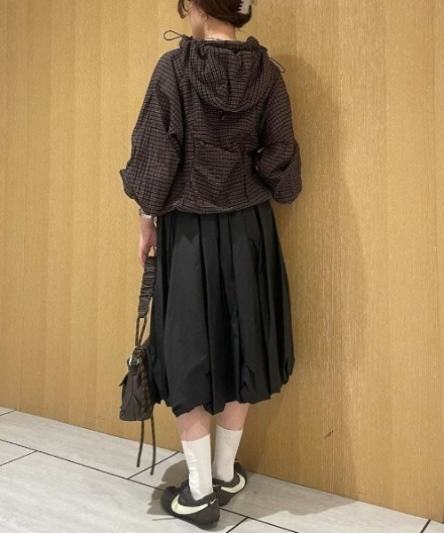 emmi(エミ)の「ミモレ丈バルーンスカート(スカート・レディース・ブラック/ホワイト・F)」の17枚目の写真