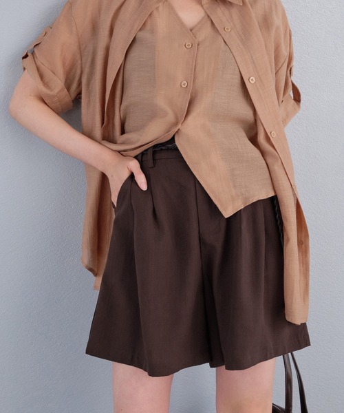 murea(ミュレア)の「ベルト付きタックワイドショートパンツ(その他パンツ・レディース・ブラック/ブラウン/ベージュ/アイボリー・FREE)」の4枚目の写真