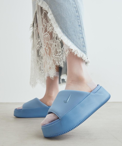 NIKE(ナイキ)の「ナイキ カーム エレベーション ウィメンズスライド / Nike Calm Elevation Women's Slides HJ5601-400 Work Blue(サンダル・レディース・ブルー系その他・25/24/23/22/26)」の2枚目の写真