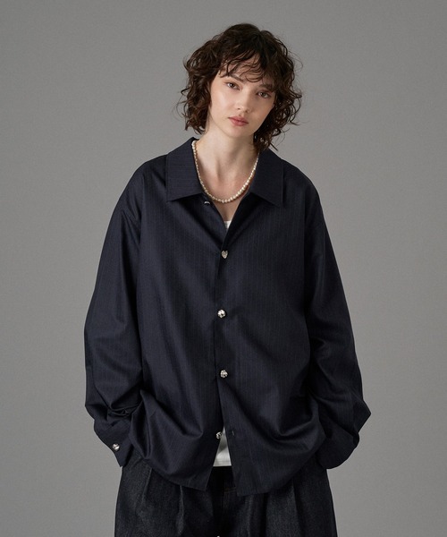 ONCILY（オンシェリー）の「SILVER BUTTON LONG SLEEVE SHIRT / シルバーボタンロングスリーブシャツ（シャツ/ブラウス・メンズ・ネイビー系/ホワイト系その他/ブラウン/オフホワイト/ネイビー/ブラック/ダークブラウン・SMALL/MEDIUM/LARGE）」の6枚目の写真