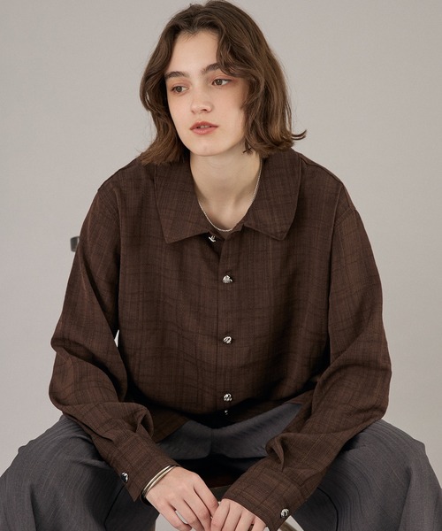 ONCILY（オンシェリー）の「SILVER BUTTON LONG SLEEVE SHIRT / シルバーボタンロングスリーブシャツ（シャツ/ブラウス・メンズ・ネイビー系/ホワイト系その他/ブラウン/オフホワイト/ネイビー/ブラック/ダークブラウン・SMALL/MEDIUM/LARGE）」の5枚目の写真