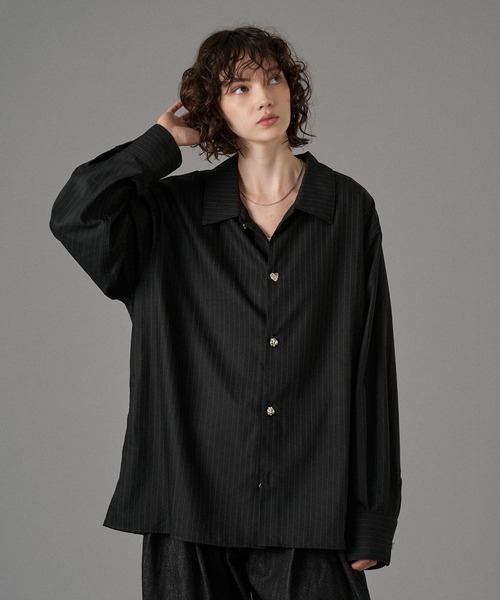 ONCILY（オンシェリー）の「SILVER BUTTON LONG SLEEVE SHIRT / シルバーボタンロングスリーブシャツ（シャツ/ブラウス・メンズ・ネイビー系/ホワイト系その他/ブラウン/オフホワイト/ネイビー/ブラック/ダークブラウン・SMALL/MEDIUM/LARGE）」の3枚目の写真