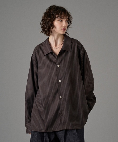 ONCILY（オンシェリー）の「SILVER BUTTON LONG SLEEVE SHIRT / シルバーボタンロングスリーブシャツ（シャツ/ブラウス・メンズ・ネイビー系/ホワイト系その他/ブラウン/オフホワイト/ネイビー/ブラック/ダークブラウン・SMALL/MEDIUM/LARGE）」の8枚目の写真
