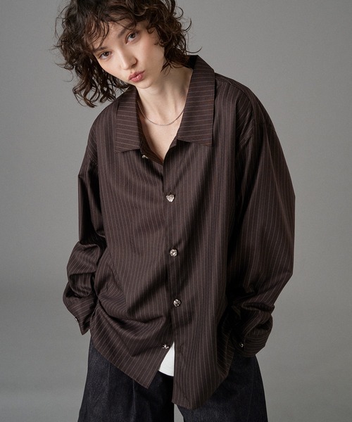 ONCILY（オンシェリー）の「SILVER BUTTON LONG SLEEVE SHIRT / シルバーボタンロングスリーブシャツ（シャツ/ブラウス・メンズ・ネイビー系/ホワイト系その他/ブラウン/オフホワイト/ネイビー/ブラック/ダークブラウン・SMALL/MEDIUM/LARGE）」の10枚目の写真