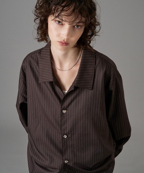 ONCILY（オンシェリー）の「SILVER BUTTON LONG SLEEVE SHIRT / シルバーボタンロングスリーブシャツ（シャツ/ブラウス・メンズ・ネイビー系/ホワイト系その他/ブラウン/オフホワイト/ネイビー/ブラック/ダークブラウン・SMALL/MEDIUM/LARGE）」の9枚目の写真