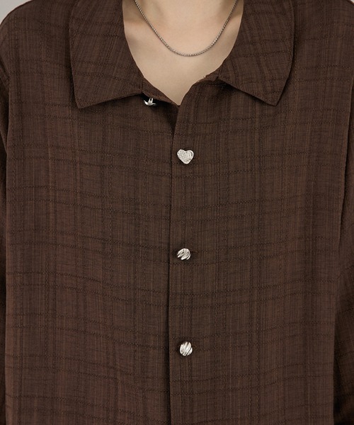 ONCILY（オンシェリー）の「SILVER BUTTON LONG SLEEVE SHIRT / シルバーボタンロングスリーブシャツ（シャツ/ブラウス・メンズ・ネイビー系/ホワイト系その他/ブラウン/オフホワイト/ネイビー/ブラック/ダークブラウン・SMALL/MEDIUM/LARGE）」の17枚目の写真