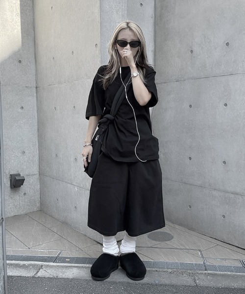 YACA（ヤーカ）の「Back Eyelet Tee/バックアイレットT（Tシャツ/カットソー・レディース・ブラック/ホワイト・FREE）」の5枚目の写真