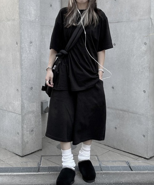 YACA（ヤーカ）の「Back Eyelet Tee/バックアイレットT（Tシャツ/カットソー・レディース・ブラック/ホワイト・FREE）」の7枚目の写真