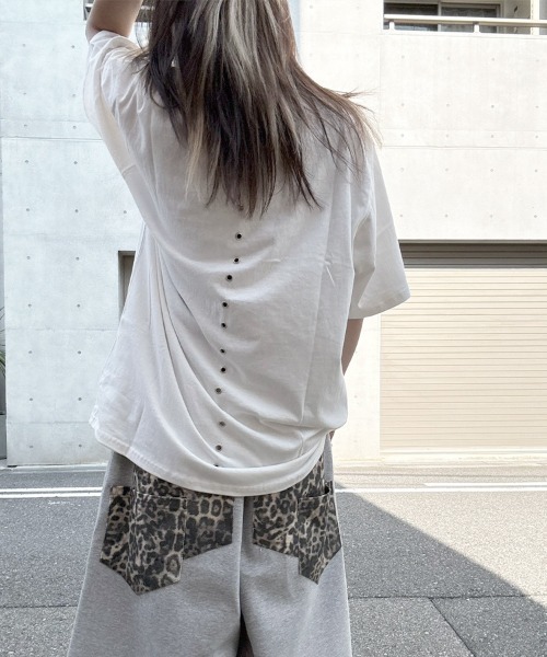 YACA（ヤーカ）の「Back Eyelet Tee/バックアイレットT（Tシャツ/カットソー・レディース・ブラック/ホワイト・FREE）」の11枚目の写真
