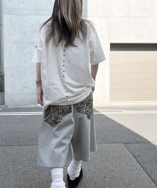 YACA（ヤーカ）の「Back Eyelet Tee/バックアイレットT（Tシャツ/カットソー・レディース・ブラック/ホワイト・FREE）」の12枚目の写真