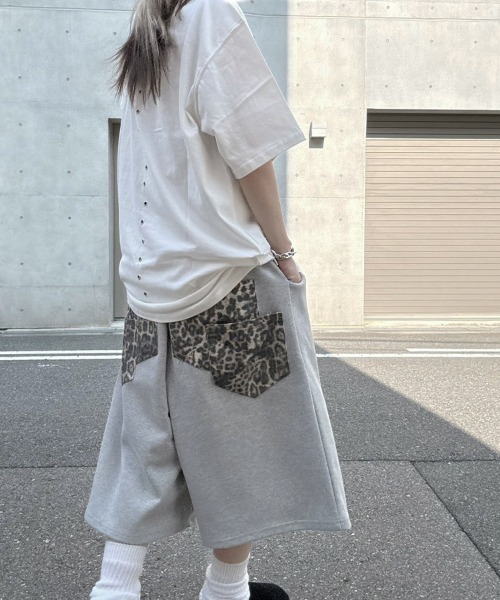 YACA（ヤーカ）の「Back Eyelet Tee/バックアイレットT（Tシャツ/カットソー・レディース・ブラック/ホワイト・FREE）」の13枚目の写真