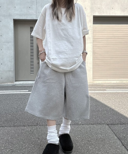YACA（ヤーカ）の「Back Eyelet Tee/バックアイレットT（Tシャツ/カットソー・レディース・ブラック/ホワイト・FREE）」の14枚目の写真