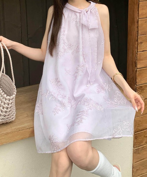 FAVORITO(ファヴォリート)の「ノースリーブ刺繍ワンピース(ワンピース・レディース・ベージュ/パープル/ブルー・F)」の19枚目の写真