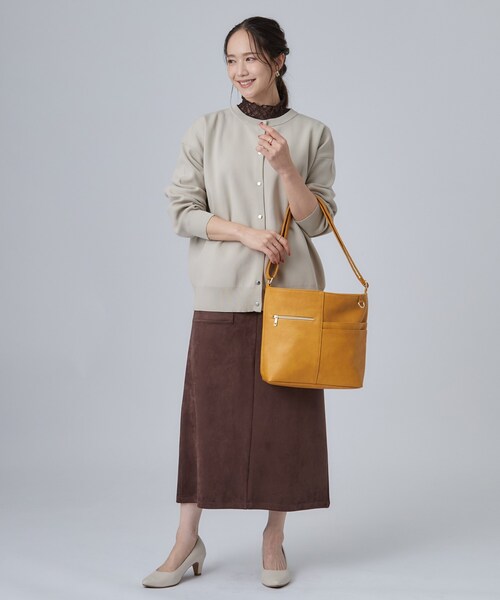 SHOO・LA・RUE(シューラルー)の「【多収納/汚れが目立ちにくい】8ポケット合皮2WAY ショルダーバッグ(ショルダーバッグ・レディース・ライトベージュ/ブルー/レッド系1/イエロー・00)」の6枚目の写真