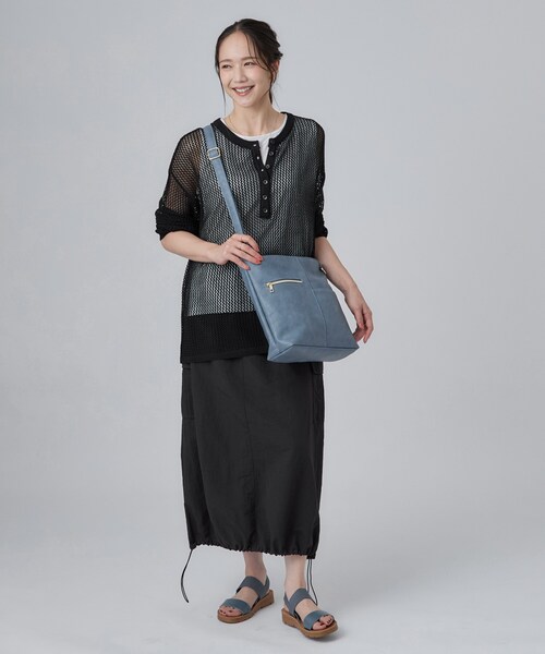 SHOO・LA・RUE(シューラルー)の「【多収納/汚れが目立ちにくい】8ポケット合皮2WAY ショルダーバッグ(ショルダーバッグ・レディース・ライトベージュ/ブルー/レッド系1/イエロー・00)」の10枚目の写真