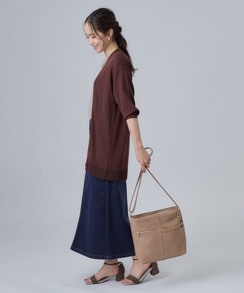 SHOO・LA・RUE(シューラルー)の「【多収納/汚れが目立ちにくい】8ポケット合皮2WAY ショルダーバッグ(ショルダーバッグ・レディース・ライトベージュ/ブルー/レッド系1/イエロー・00)」の12枚目の写真