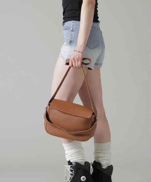L.H.P(エルエイチピー)の「MAVYTH/メヴィス/2WAY BAG(ショルダーバッグ・レディース・ベージュ/ミント/イエロー/キャメル/ブラック・F)」の1枚目の写真