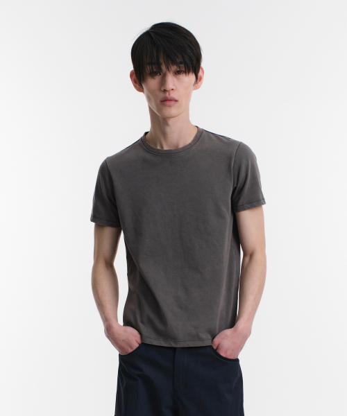 DIVEIN(ダイブイン)の「WASHED REGULAR FIT T-SHIRTS (CHARCOAL)(Tシャツ/カットソー・メンズ・その他・0/1/2)」の1枚目の写真