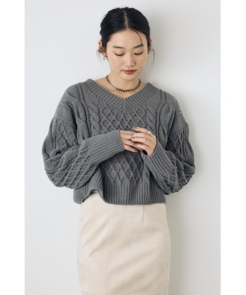AZUL by moussy(アズールバイマウジー)の「【VERY11月号掲載】大人気定番!【ぬくもち】着丈バリエ シェニールVネックニット 秋服 冬服 長袖 ケーブルニット(ニット/セーター・レディース・ブラック/レッド/チャコールグレー/アイボリー・MEDIUM/SMALL)」の8枚目の写真