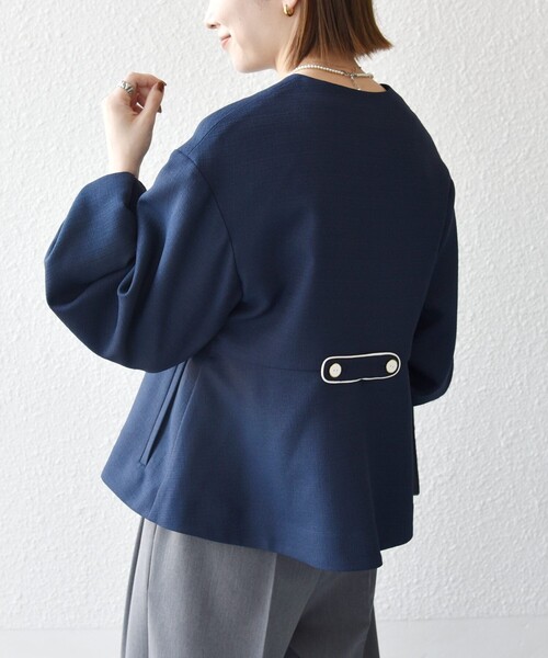 SHIPS any（シップス エニィ）の「SHIPS any:〈手洗い可能〉パフ スリーブ ノーカラー ジャケット［NAVY BLUE］（ノーカラージャケット・レディース・ネイビー/ナチュラル・ONE SIZE）」の16枚目の写真