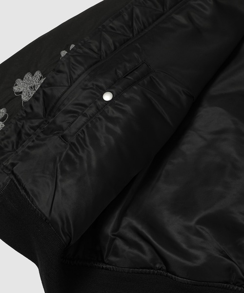 NOMA t.d.（ノーマティーディー）の「Flower Embroidery Flight Jacket（MA-1・メンズ・オリーブ/ブラック/ベージュ・3）」の10枚目の写真