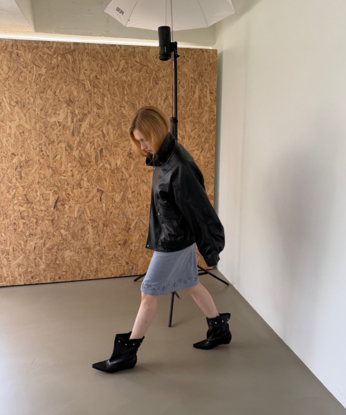 ASURA（アスラ）の「SUEDE PUNCHED MIDI SKIRT (BLUE)（スカート・レディース・その他・MEDIUM/SMALL）」の3枚目の写真