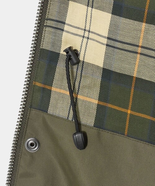 Barbour(バブアー)の「【別注】<BARBOUR> MODIFIED BEAUFORT/ビューフォート(その他アウター・メンズ・オリーブ/ブラック・36/38/40)」の4枚目の写真