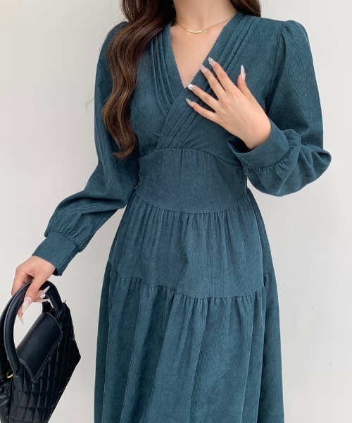 FLINEA(フリネア)の「Vネックコーデュロイ長袖ワンピース(ワンピース・レディース・グレー/ブラック/キャメル/グリーン・FREE)」の18枚目の写真