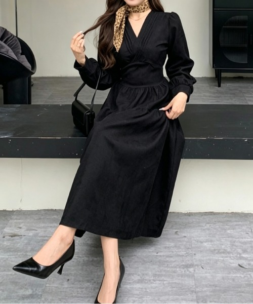 FLINEA(フリネア)の「Vネックコーデュロイ長袖ワンピース(ワンピース・レディース・グレー/ブラック/キャメル/グリーン・FREE)」の9枚目の写真