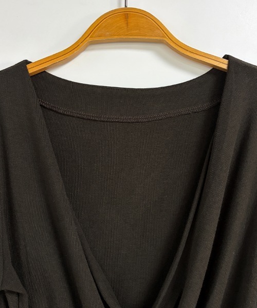 LEMOA(レモア)の「カシュクール風レイヤード長袖リブカットソー(Tシャツ/カットソー・レディース・ブラック/ダークブラウン/ベージュ/グレイッシュベージュ・MEDIUM/LARGE/X-LARGE)」の8枚目の写真
