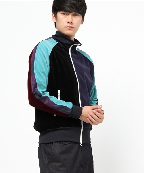 ALDIES(アールディーズ)の「Maple Track Jacket(ジャージ・メンズ・ブラック/ネイビー/マルチ・LARGE/SMALL/MEDIUM)」の3枚目の写真