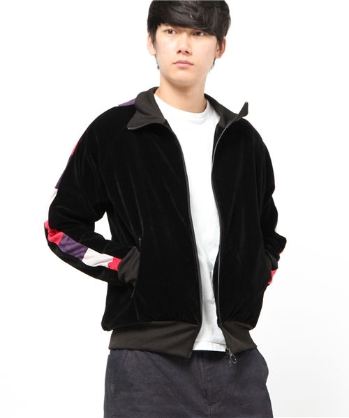 ALDIES(アールディーズ)の「Maple Track Jacket(ジャージ・メンズ・ブラック/ネイビー/マルチ・LARGE/SMALL/MEDIUM)」の6枚目の写真