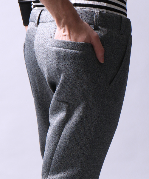 5351 POUR LES HOMMES(ゴーサンゴーイチプールオム)の「AIRダブルラッセルテーパードスラックス(その他パンツ・メンズ・グレー/ブラック・46/44/50/48)」の8枚目の写真