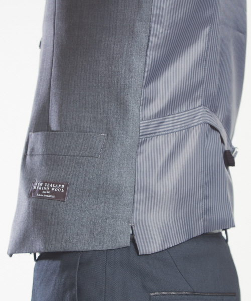 ABAHOUSE（アバハウス）の「【セットアップ対応】NEW ZEALAND WOOLドビーストライプジレ（ベスト・メンズ・ブラック/ネイビー/グレー・3/2）」の15枚目の写真