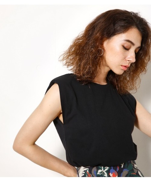 SLY（スライ）の「PADDED T/S（Tシャツ/カットソー・レディース・ホワイト/ブラック・FREE）」の2枚目の写真