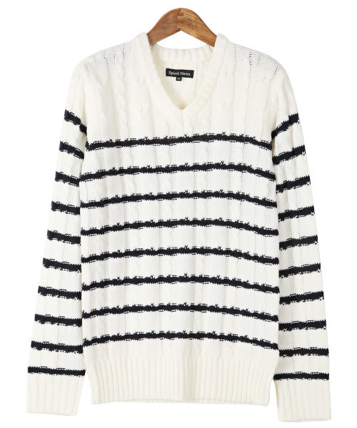 LUXSTYLE（ラグスタイル）の「ケーブル編みVネックニットソー（ニット/セーター・メンズ・ブラック/オフホワイト/ネイビー/ベージュ/サックスブルー/ホワイト×ブラック/ミックスグレー/ホワイト系その他/ブラック系その他/ブラック系その他2/ホワイト×ネイビー/ブルー系その他/ブラック系その他3/ブルー系その他3/ブルー系その他2/ダークネイビー/チャコール・XL/M/L）」の20枚目の写真